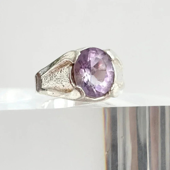 Amethyst Oval Cut Vintage Gemstone Sterling Silver Textured Ring - sz 8 - Picture 2 of 10